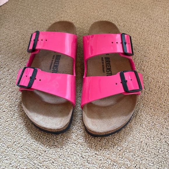 Sandals - Picture 1 of 2